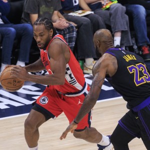 开云下载-ESPN：多队人员预测如果小卡合同被判作废 那詹姆斯可能加盟快船